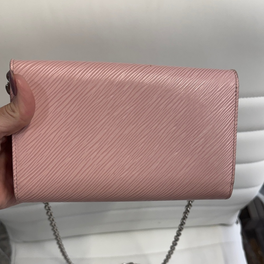 Louis Vuitton Twist Pink Clutch with Silver Chain - Picture 3 of 5